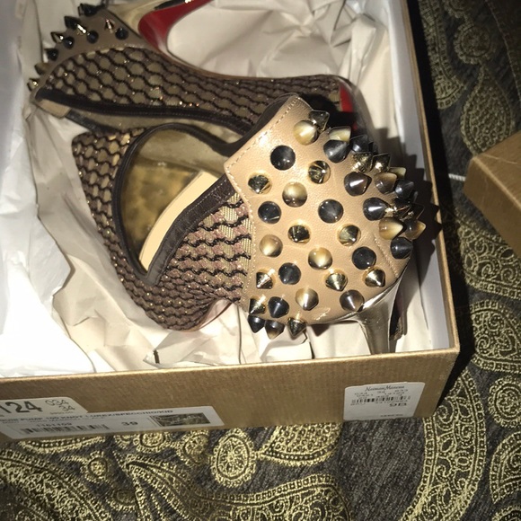 AUTHENTIC louboutins - Picture 6 of 7